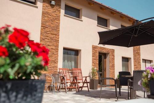 Mogyorod House | Erika Vendégház