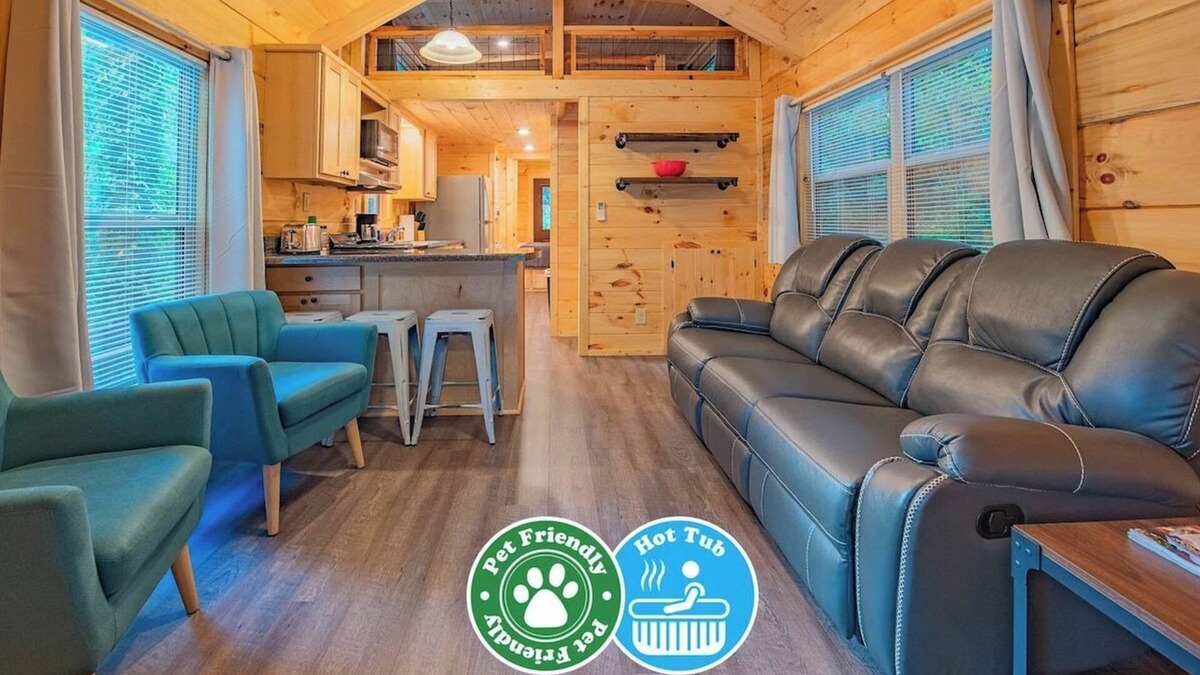 Lookout Valley Neighborhood Association Apartment | Ernie Cabin | Wauhatchie Woodlands Tiny Cabin
