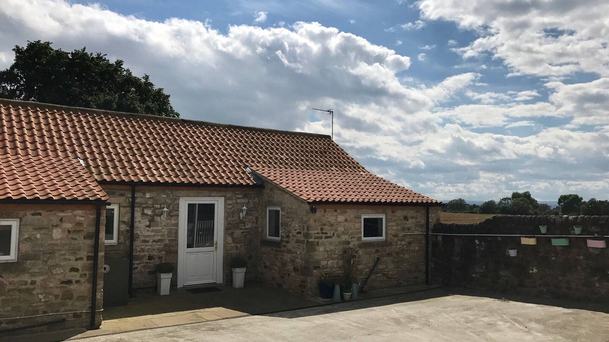 North Bitchburn Cottage | Ervine Cottage - 3 bedroom country cottage with rural views and private hot tub.