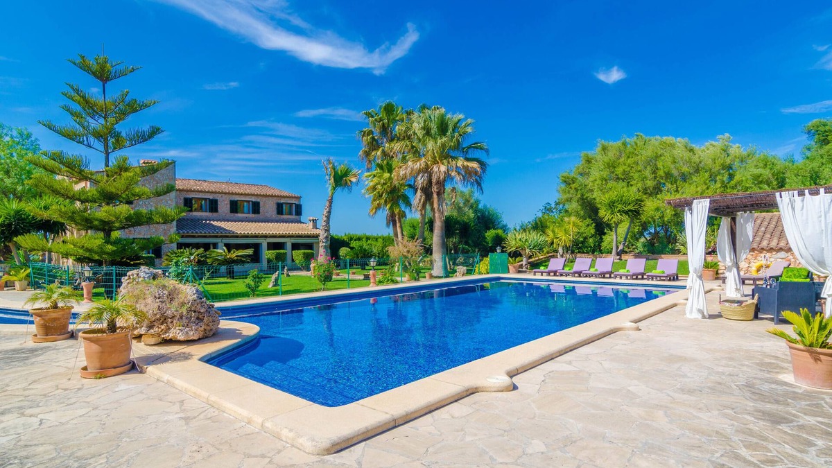 Felanitx Villa | ES CAMP FRED - beautiful villa with spectacular private pool and impressive garden. Free