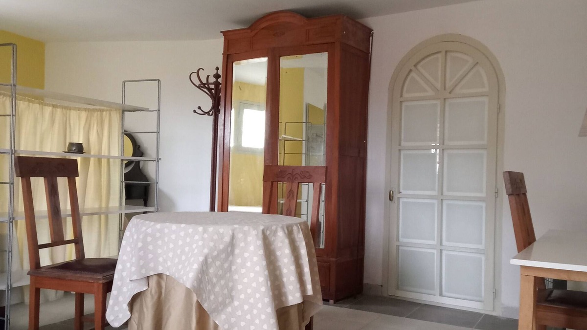 Puerto Lumbreras Apartment | Little Yellow House, sunny and independent.
