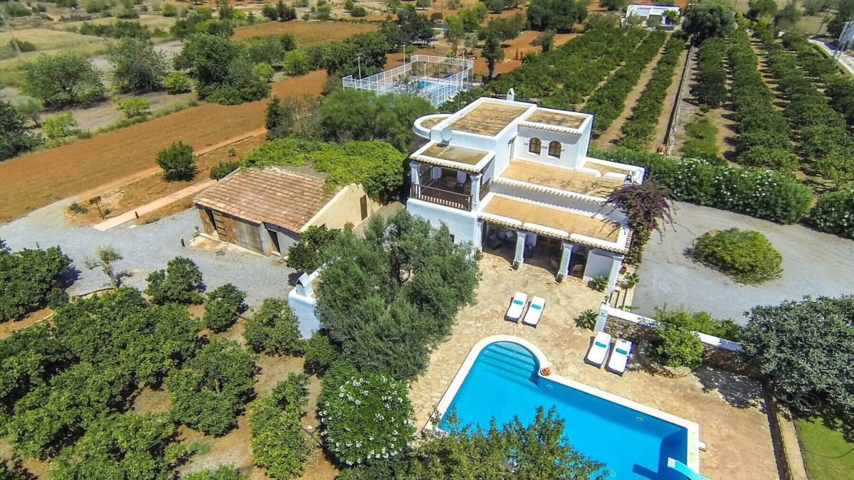 Sant Carles de Peralta Cottage | CASA LAS DALIAS