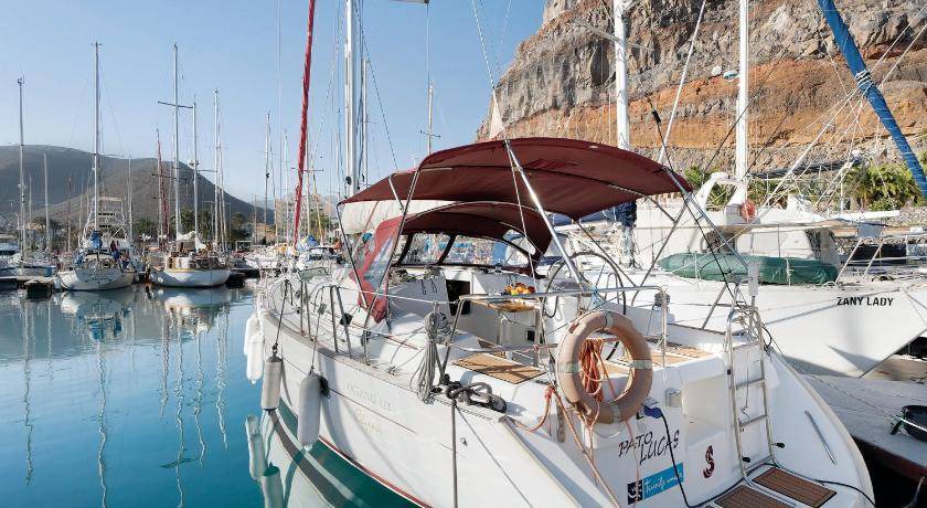 San Sebastian de la Gomera Boat Rental | 35 m² Houseboat ∙ 4 bedrooms ∙ 9 guests