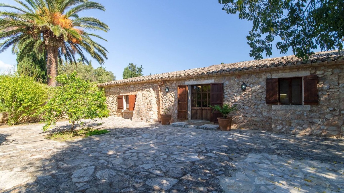 Buger House | Es Sestadors de Buger with Fenced Pool