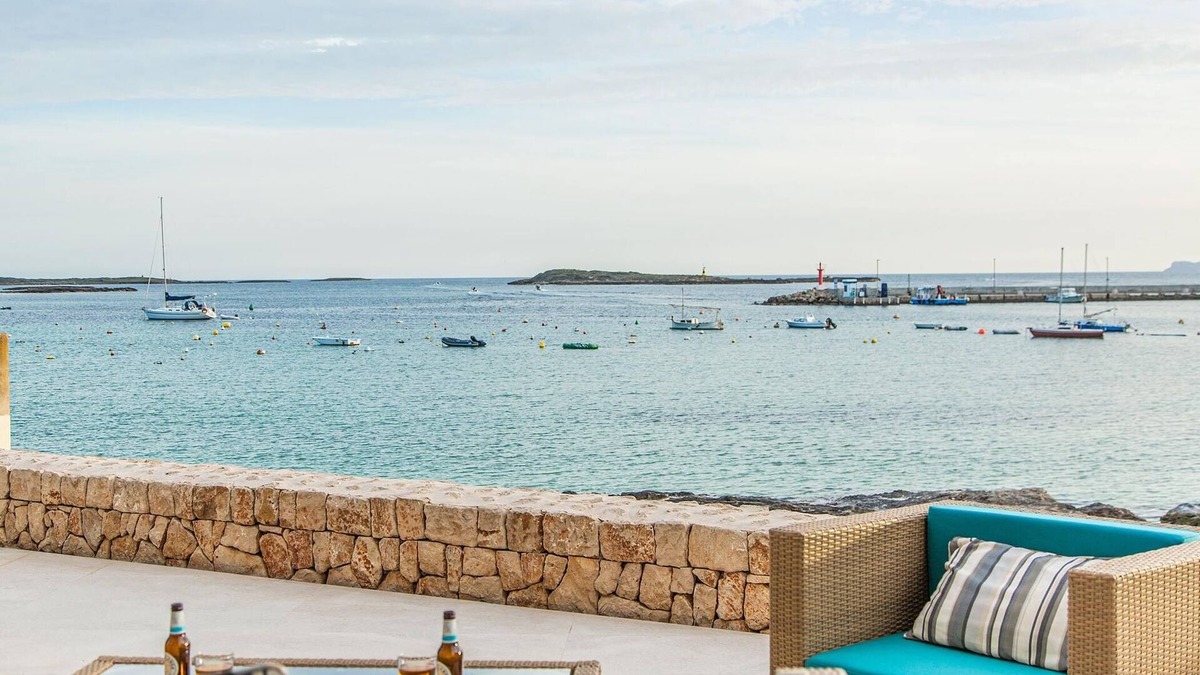 Colonia Sant Jordi Villa | Es Turó, luxury beachfront apartment in Colonia San Jordi