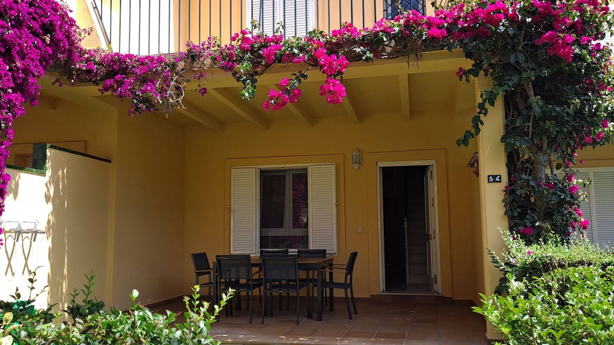 Chiclana de la Frontera House | Townhouse in Novo Sancti Petri, close to the beach and golf courses.