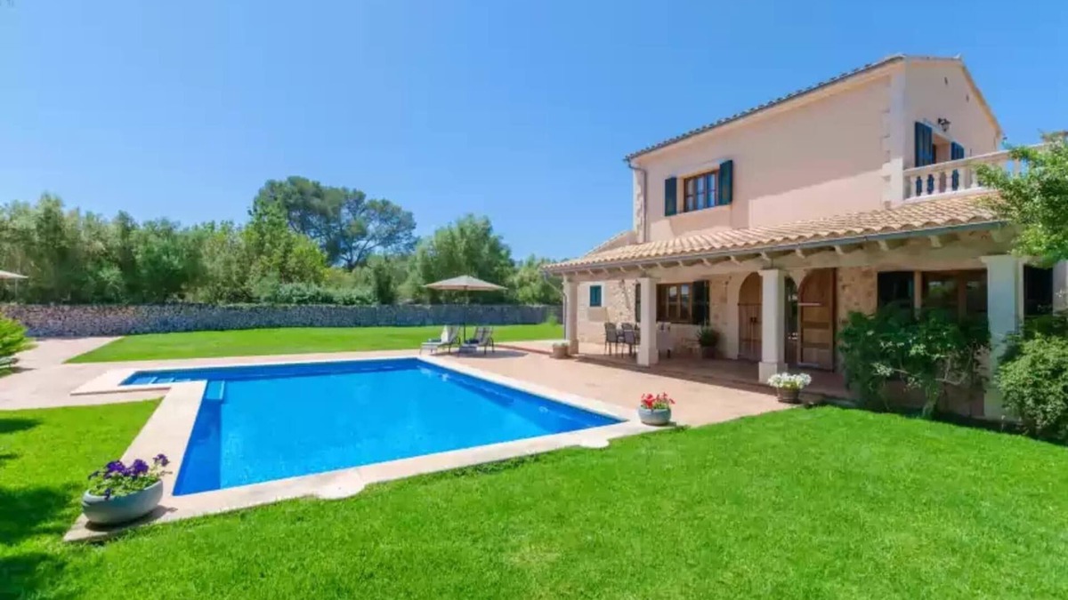Lloret de Vistalegre Villa | Es Vedat 4 - Villa With Private Pool. Free Wifi