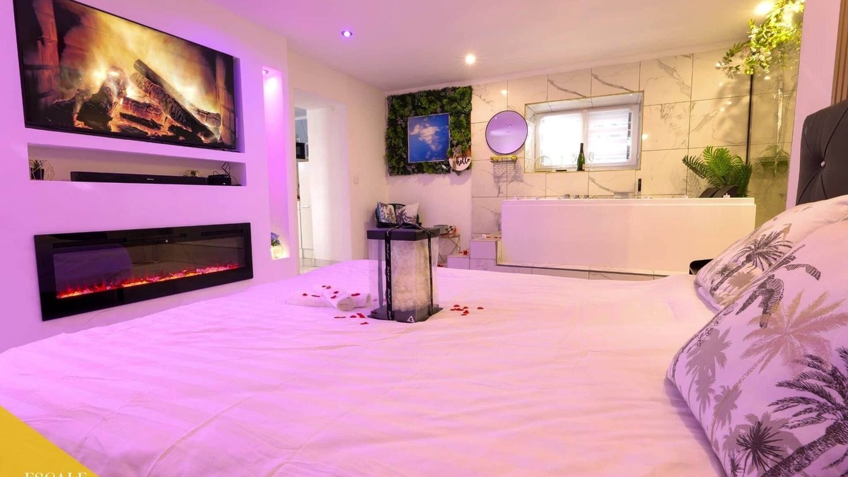 Montargis Apartment | Escale secrète Montargis Jacuzzi Terrace Free parking