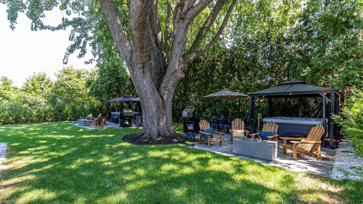 Chambly House | Escapade Chambly I Lake & Spa 8BR