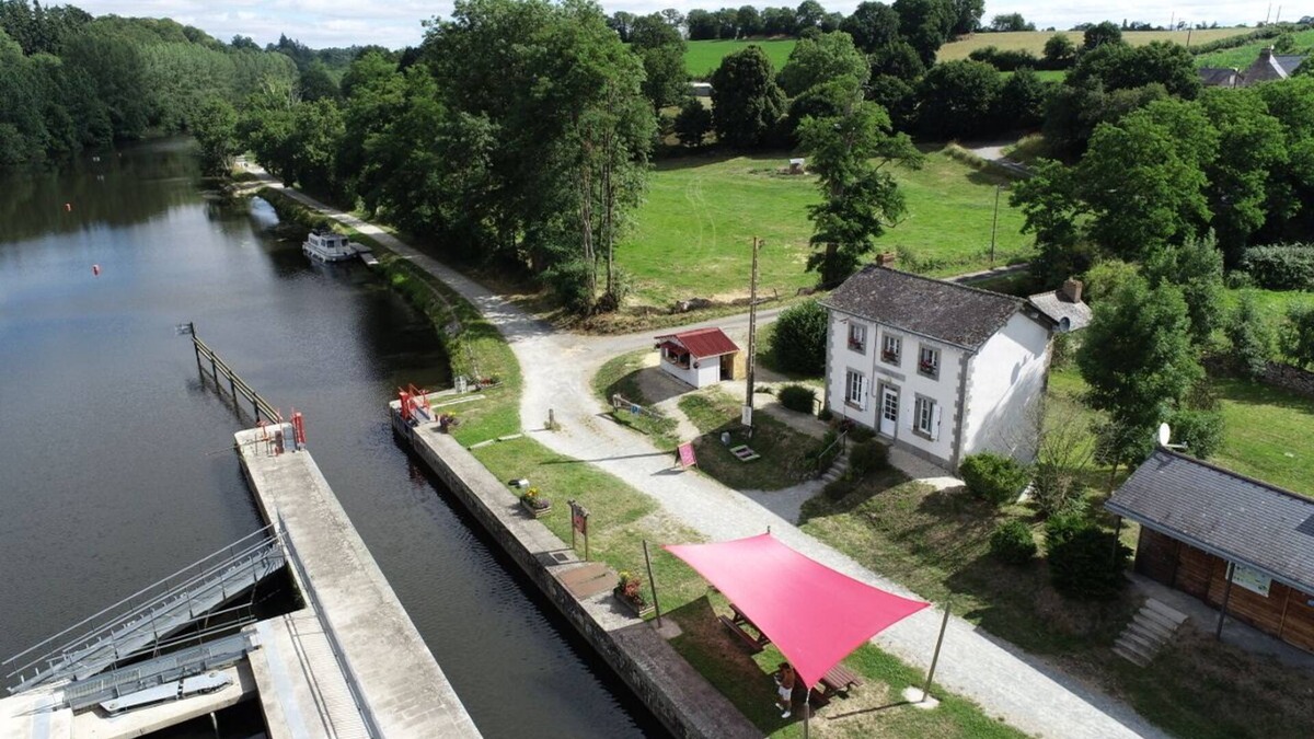 Sace House | Escapade en Bord de Rivière La Mayenne