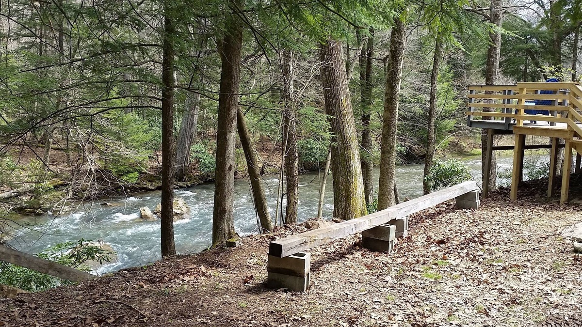 French Creek Cabin | Escape on the river