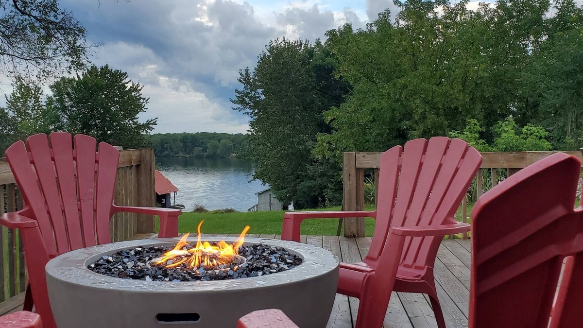 Whitewater Region Cottage | Escape the city to this quiet home along the beautiful Ottawa River