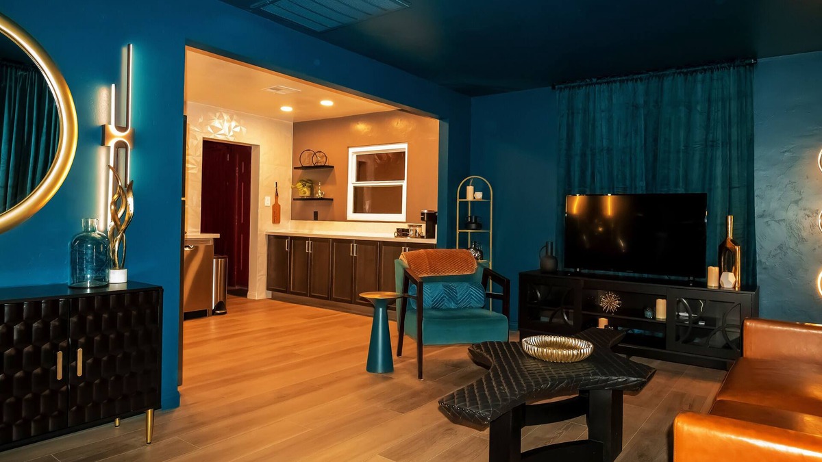 Townsite House | Escape the Everyday and Delight your Senses, Full 2 Bedroom House