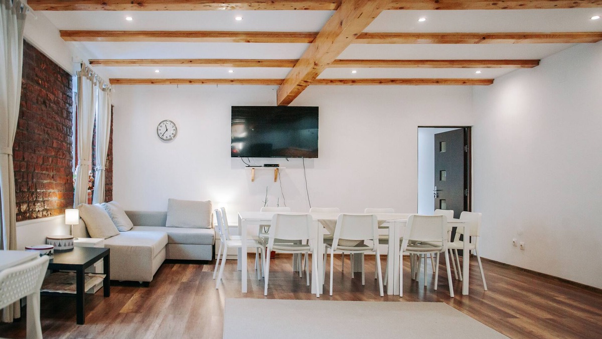 Tirgu Mures Apartment | Escape the ordinary and experience the charm of Targu Mures at Kali Host