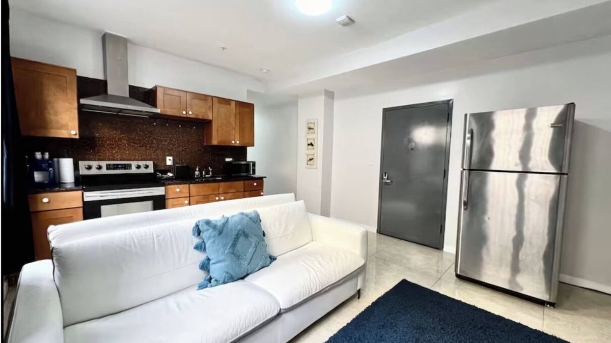 Chinatown Apartment | Escape to 2bd Apt with great Location!