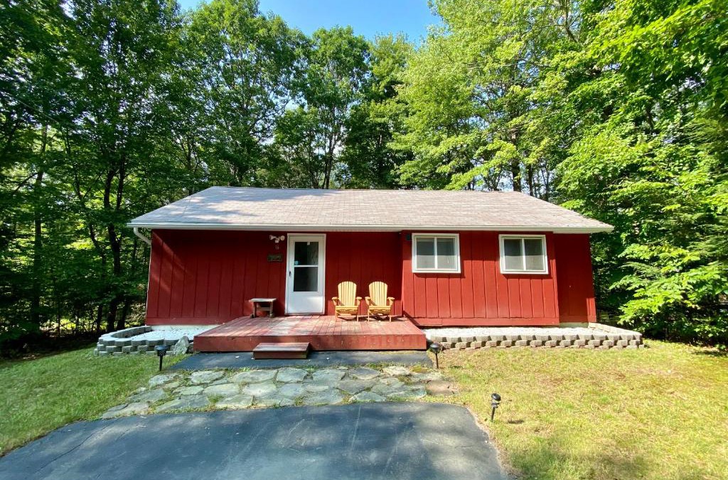 Woodridge House | Escape to a 3-Bedroom Cabin in Lower Catskills