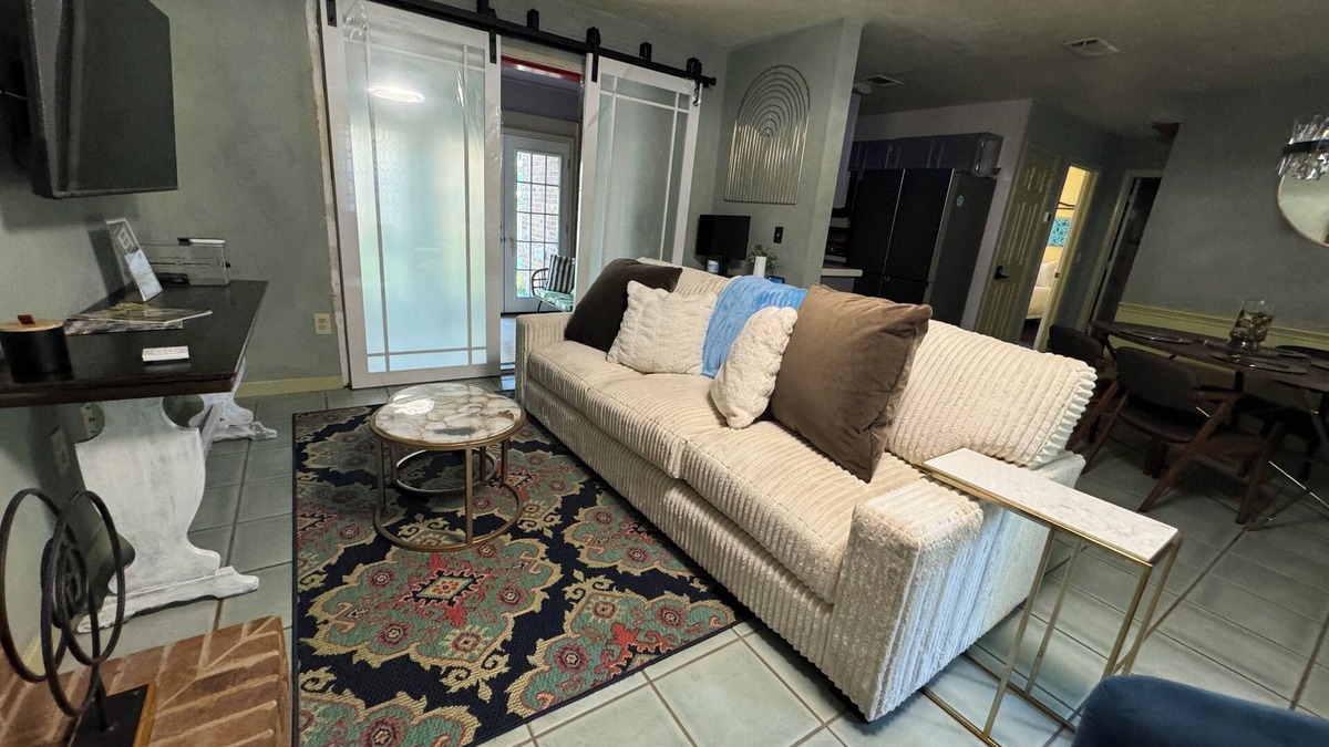 Tougaloo House | Escape to a Blissful Townhouse of Vibrant Colors