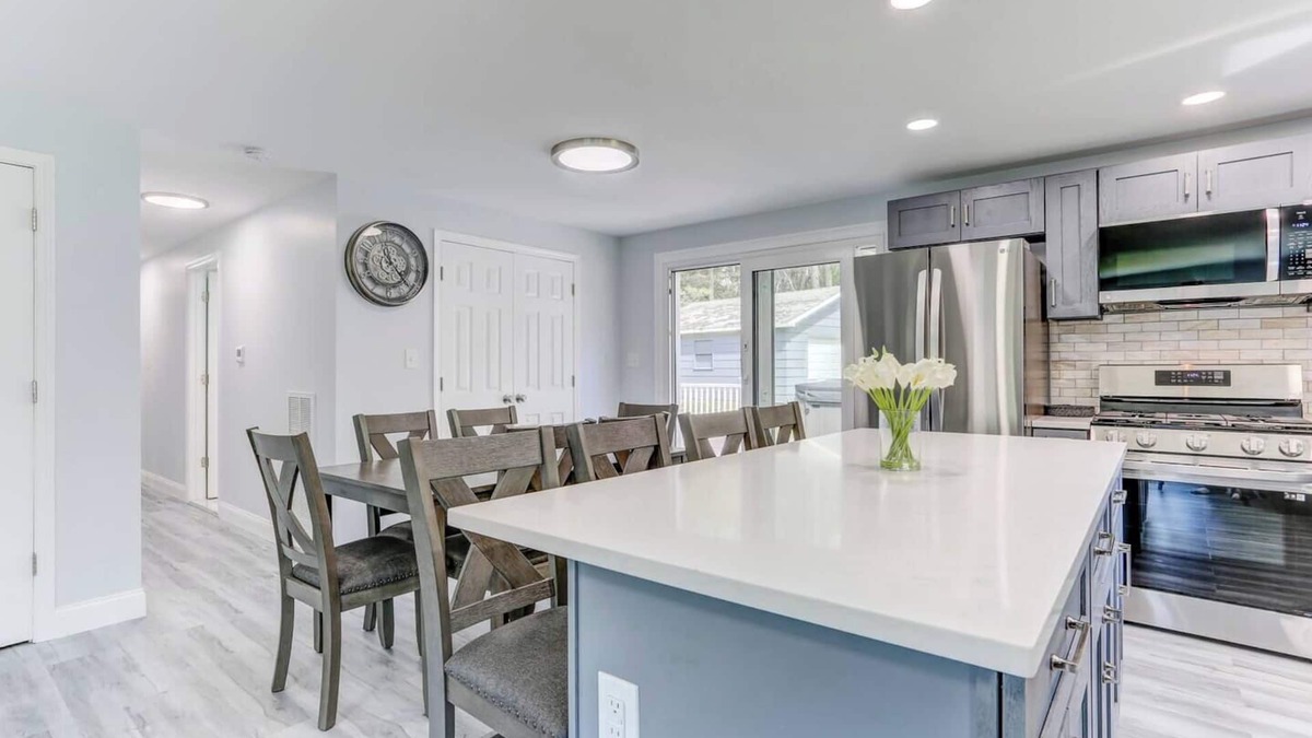 Town of Lumberland House | Escape to a new home with hot tub, fire pit, hiking, water park & casino nearby!