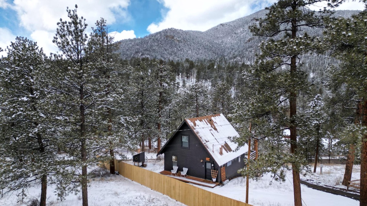 Evergreen Cabin | Escape to a Serene Mountain Getaway: Your Perfect Retreat Awaits in Evergreen CO