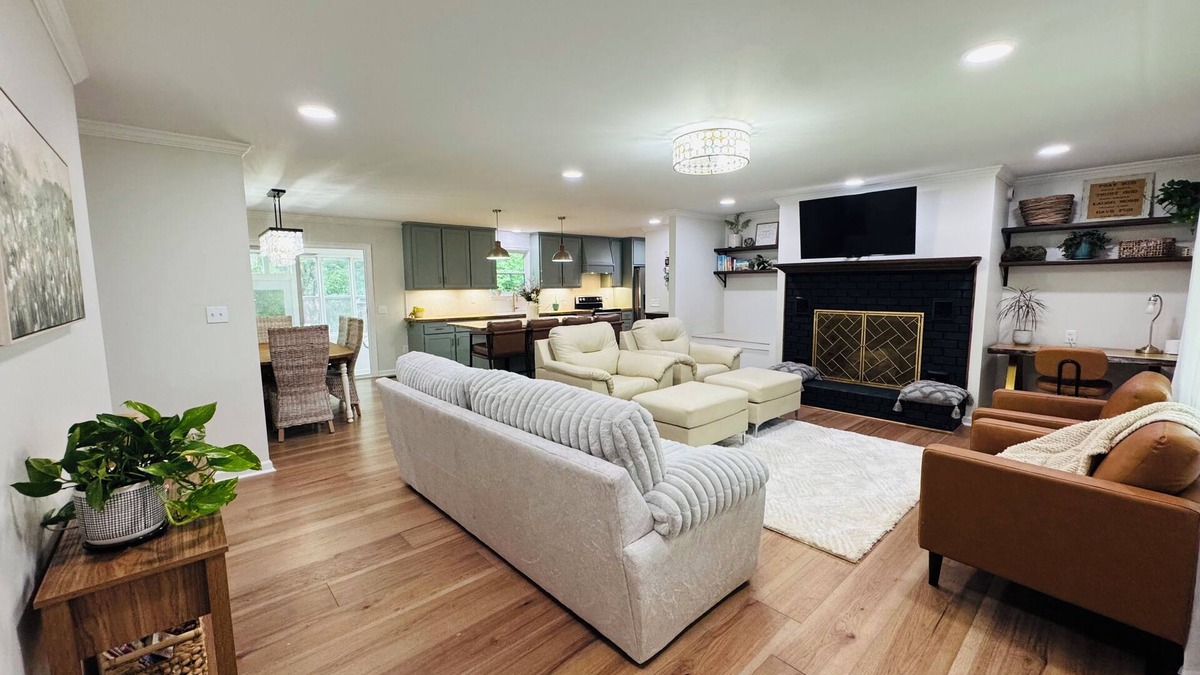 South Cleveland House | Escape to Bell Branch Place: Where Relaxation Meets Comfort