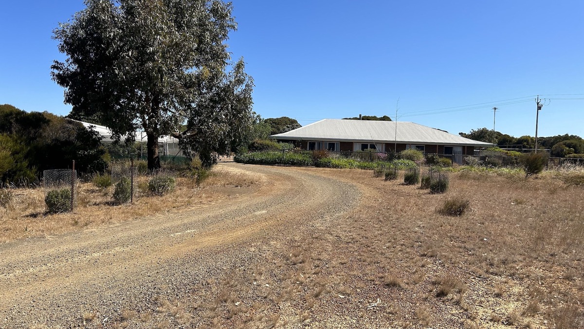 Macgillivray House | Escape to Hilltop Lodge - Kangaroo Island.