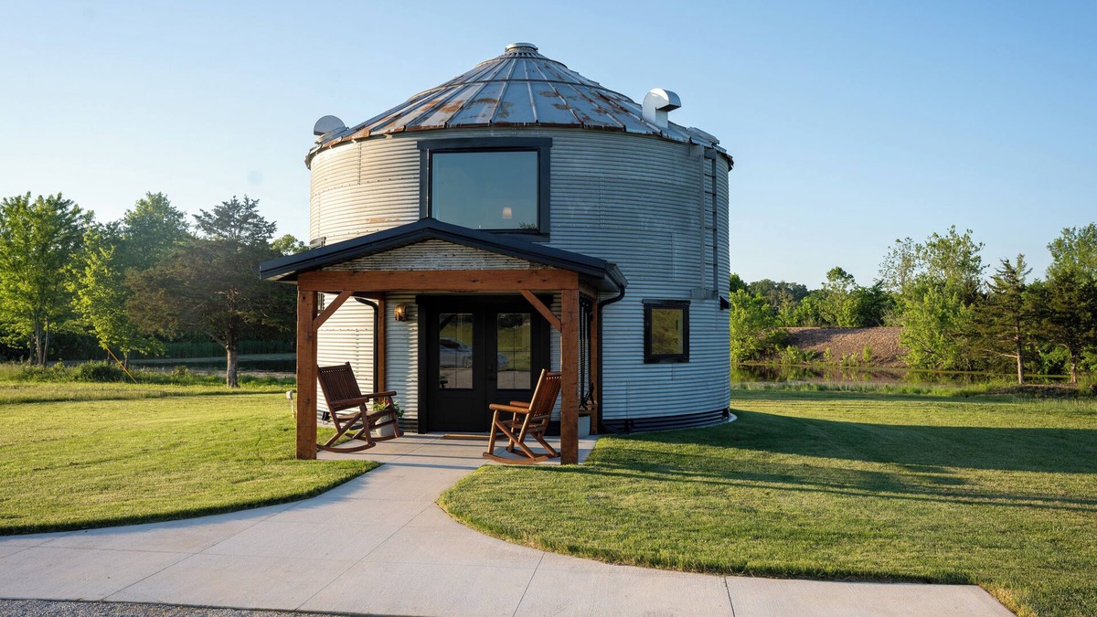 Mansfield Cabin | Escape to Iron Ridge Silo: A Cozy, Luxurious Grain Bin Retreat