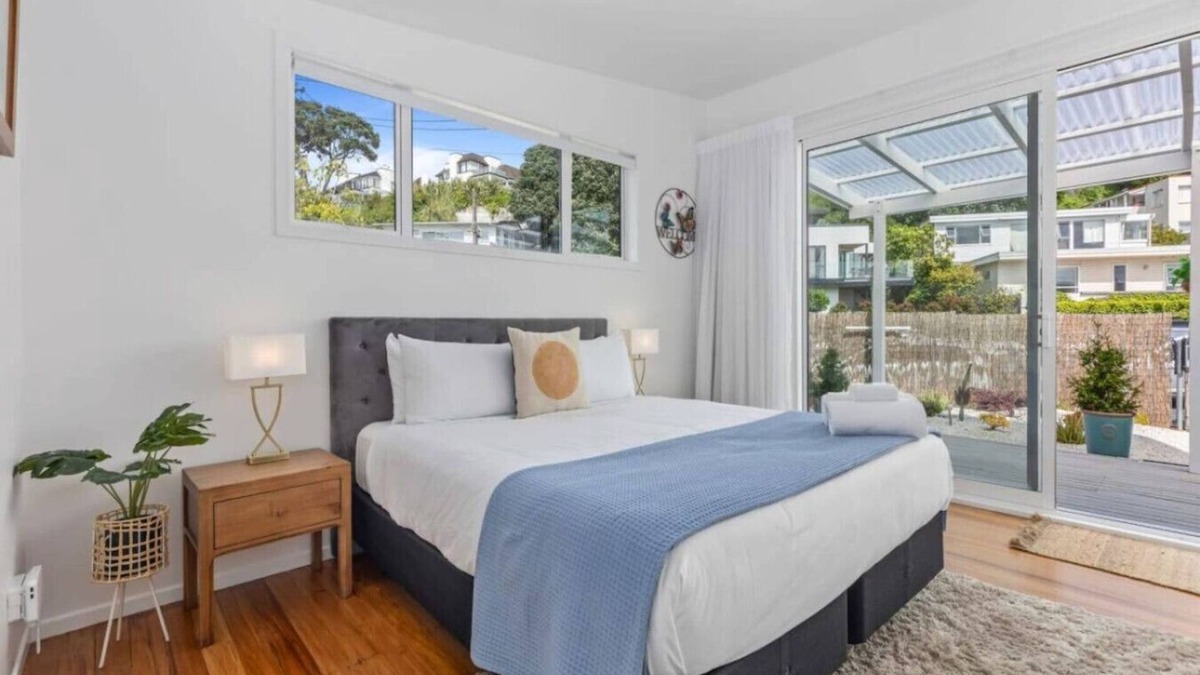Kohimarama Apartment | Escape to Kohi Cottage - Your Beachside Haven