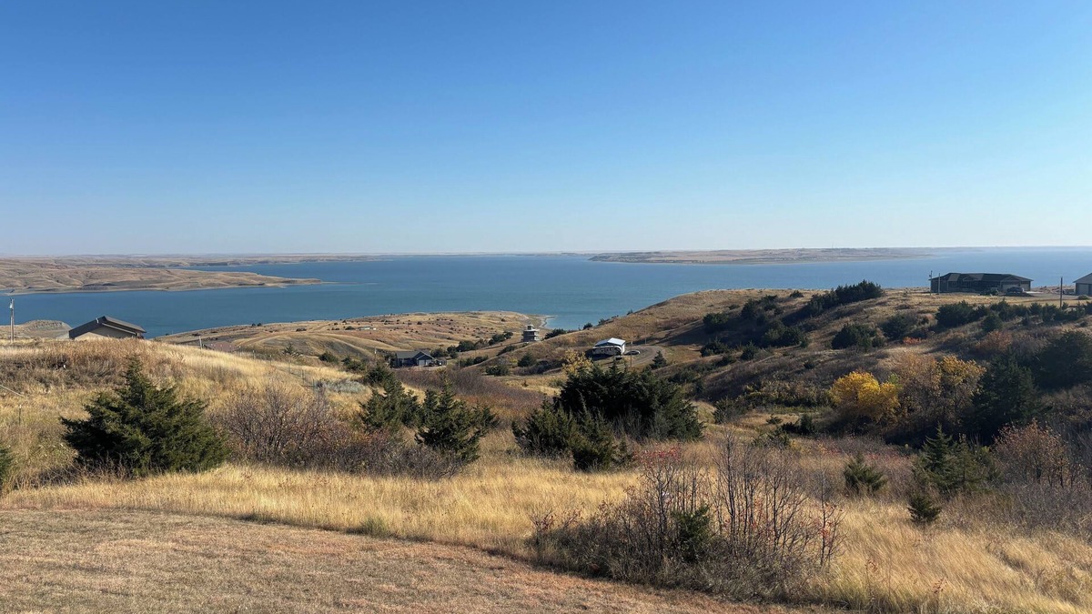 Fort Pierre Cabin | Escape to Lake Oahe: Breathtaking Views, Boat Ramp Near & Vast Hunting Grounds