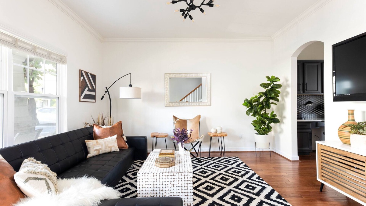 Hurwood Heights House | Escape to Luxury: Nashville's Chic Townhouse Haven/Near Gulch and Downtown