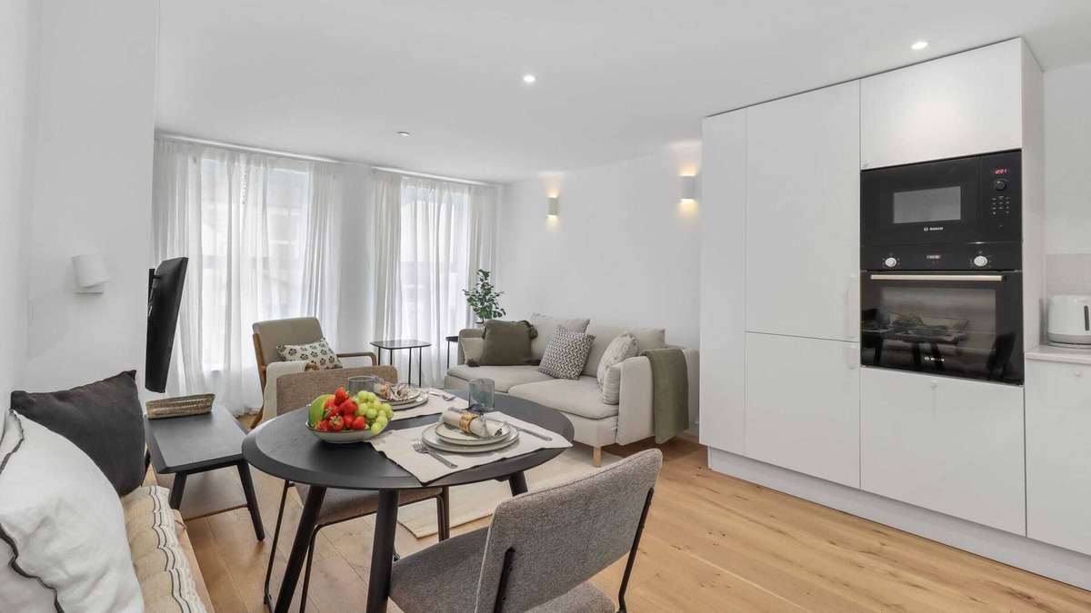 Eastbourne City Centre Apartment | Escape to Luxury Stylish Apartment in Eastbourne