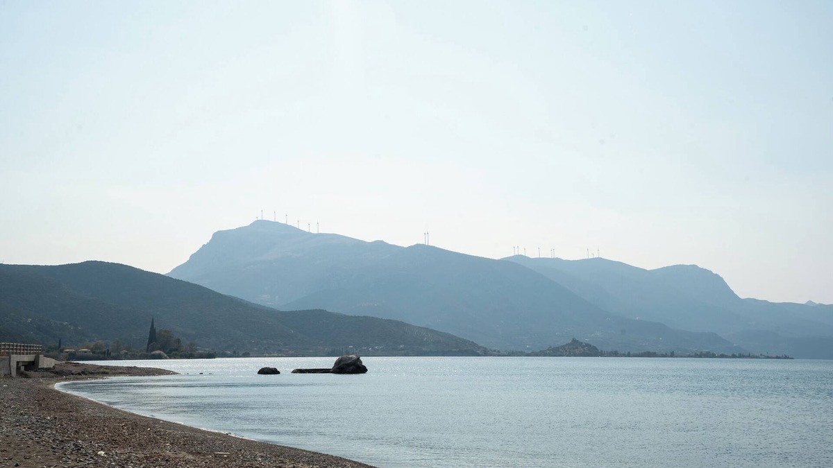 Troizinia Apartment | Escape To Mountain And Sea