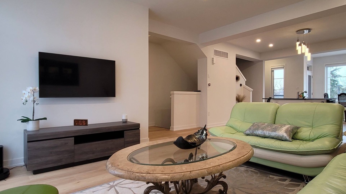 Hespeler House | Escape to our chic casita where modern comfort meets serene surroundings.