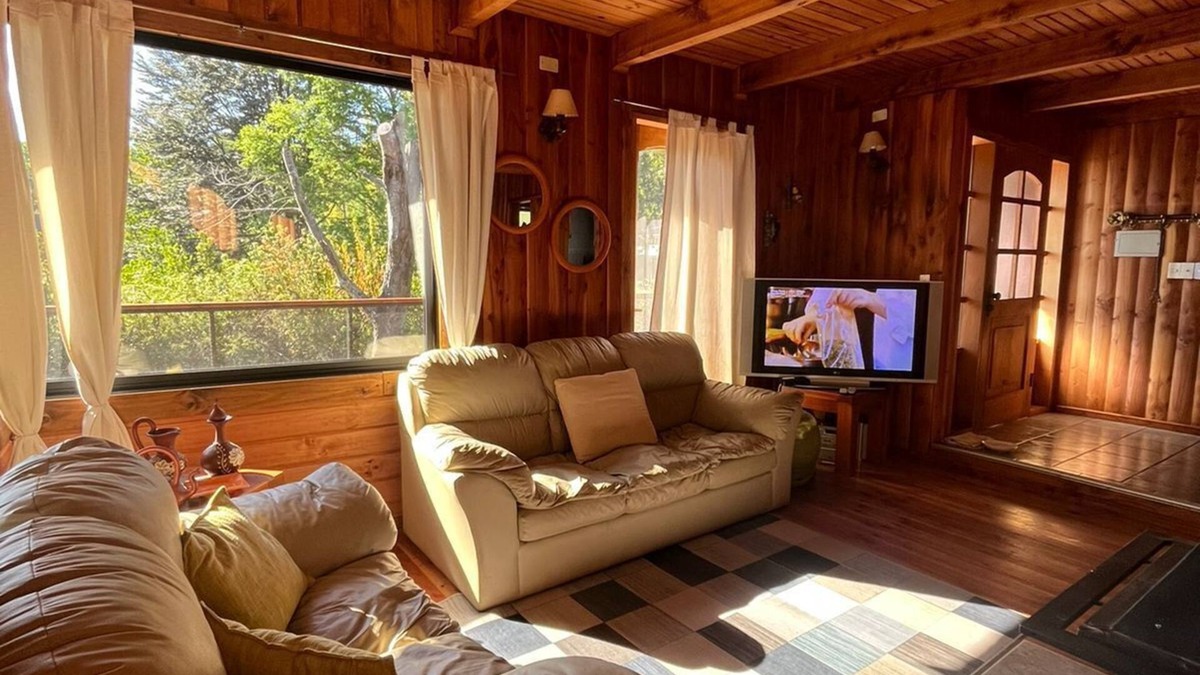 Panguipulli Cabin | Escape to Our Cosy Wooden Cabin on Lake Calafquén: Your Perfect Staycation
