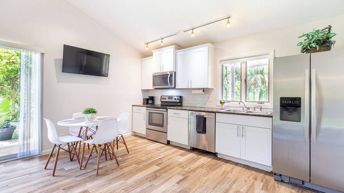 Jupiter Farms Cottage | Escape to Our Private Guest House in Jupiter Farms