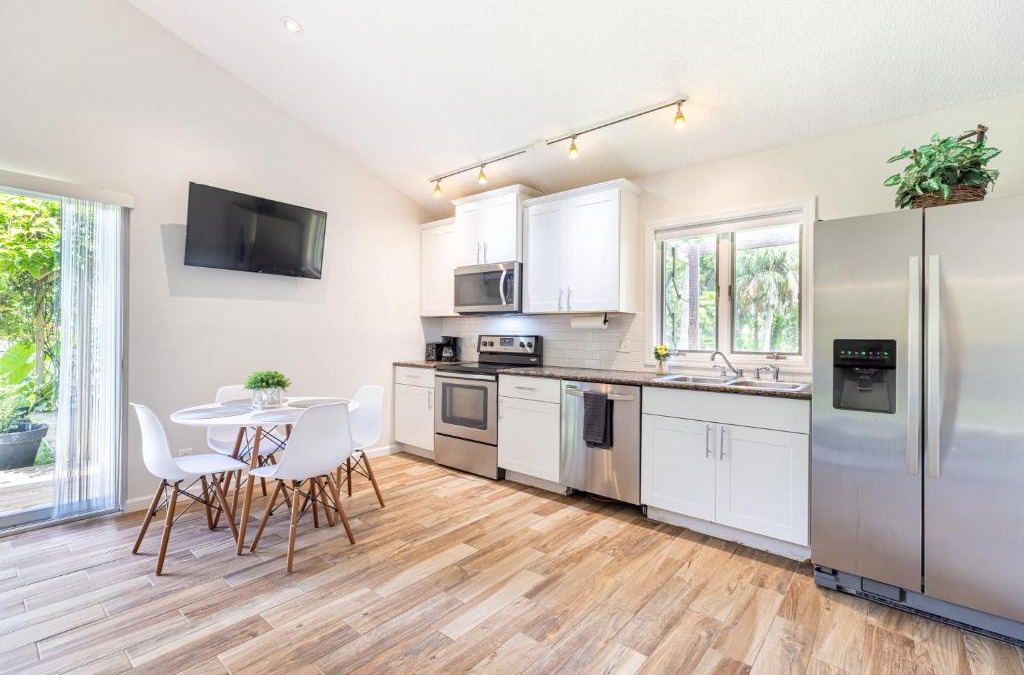 Jupiter Farms House | Escape to Our Private Guest House in Jupiter Farms