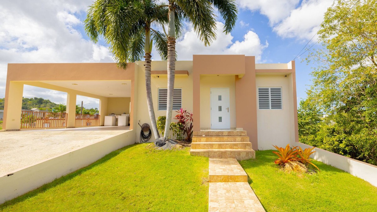 Arenales Altos House | "Escape to Paradise at Arenales Vacation House: Your Dream Vacation Getaway!"