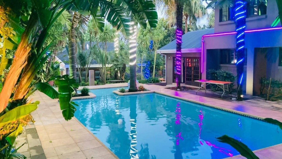 Greater Johannesburg Metropolitan Area House | Escape to Paradise. Your Tranquil Oasis Getaway to Relax & Recharge Awaits You!