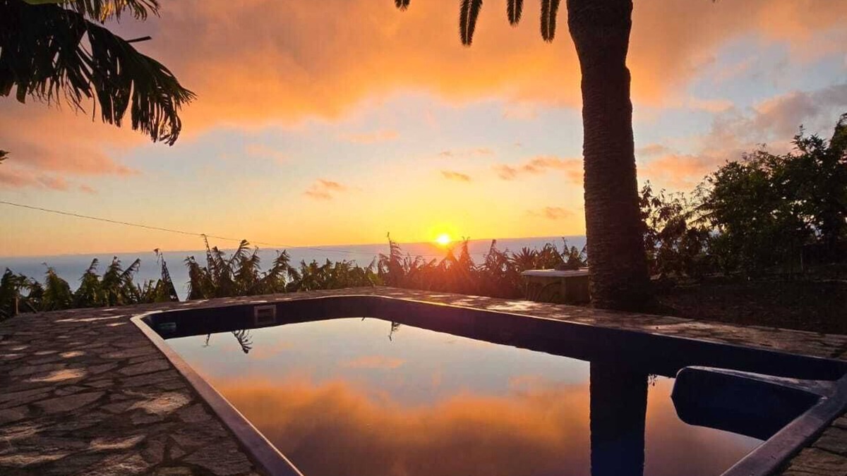 Tijarafe Cottage | Escape to paradise. An intimate house surrounded with a private pool.