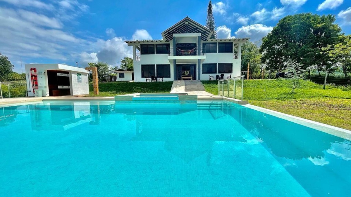 Quimbaya Ski Chalet | Escape to Paradise: A Charming Nature Retreat Near Panaca Park in Quindío