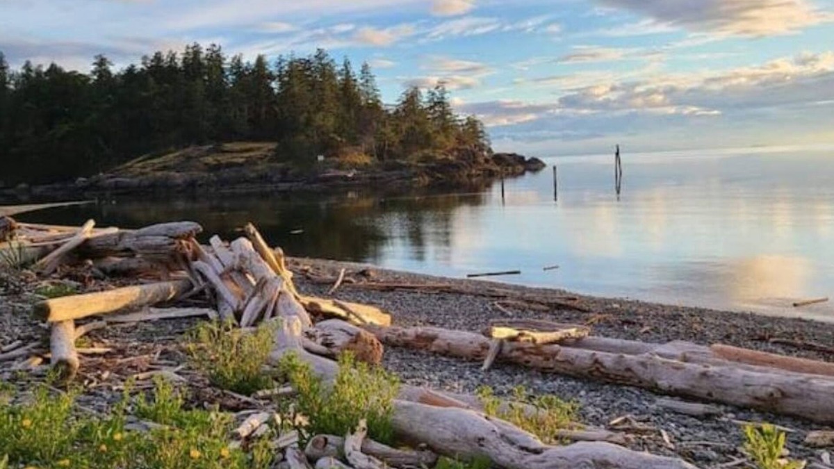 Sliammon House | Escape to SEASCAPES on Texada Island!
