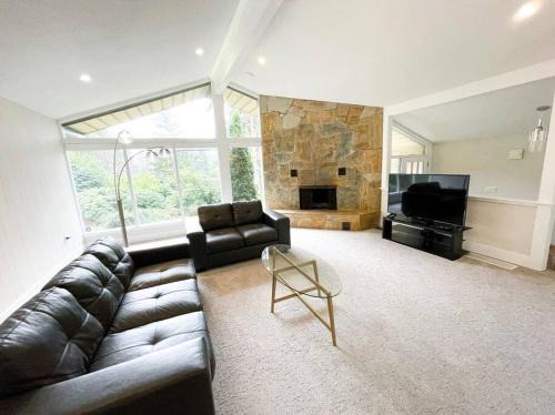 Saanich House | Escape to Spring Gate Estate