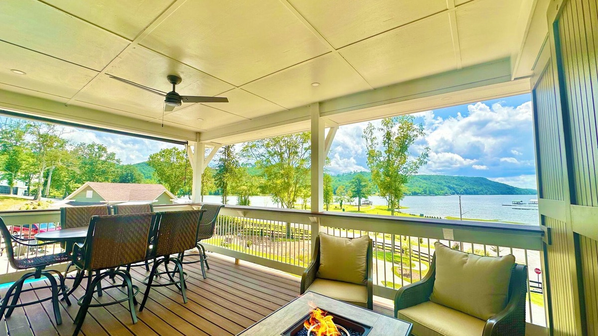 Cedar Bluff Apartment | Escape to "Studio B"! Lake, Pool, Splash Pad, Hot Tub, Kayaks, fire pit, etc.!