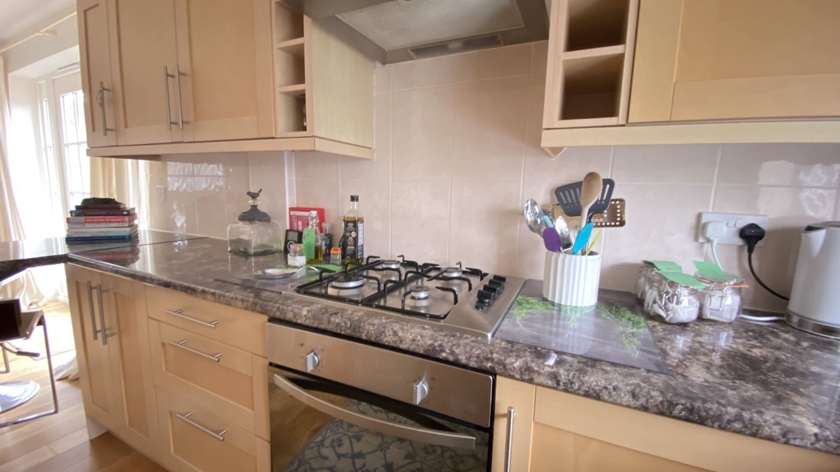 Worplesdon Cottage | Escape to the country. A Secluded Village Cottage, Pretty Garden Position