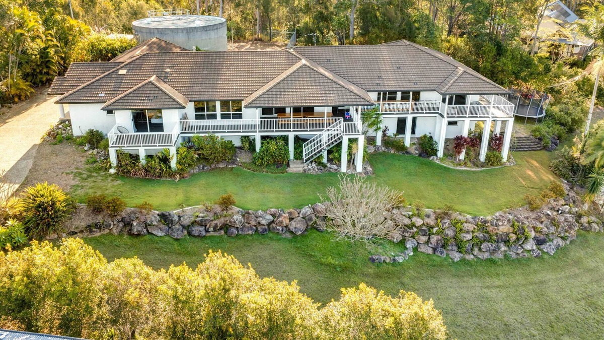 Bli Bli House | Escape To The Hinterland - Large Private Retreat