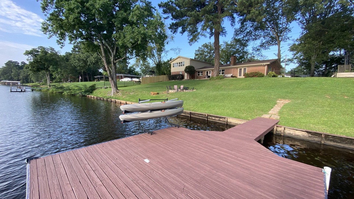 Gladewater House | Escape to the Lake for a Hidden Gem. Magnificent lake side setting.