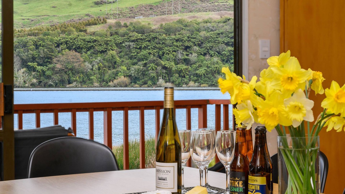 Okere Falls House | Escape to the Lake - Lake Rotoiti Bach