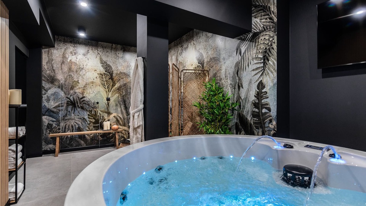 Zwierzyniec House | Escape to the luxury of Villa Wola