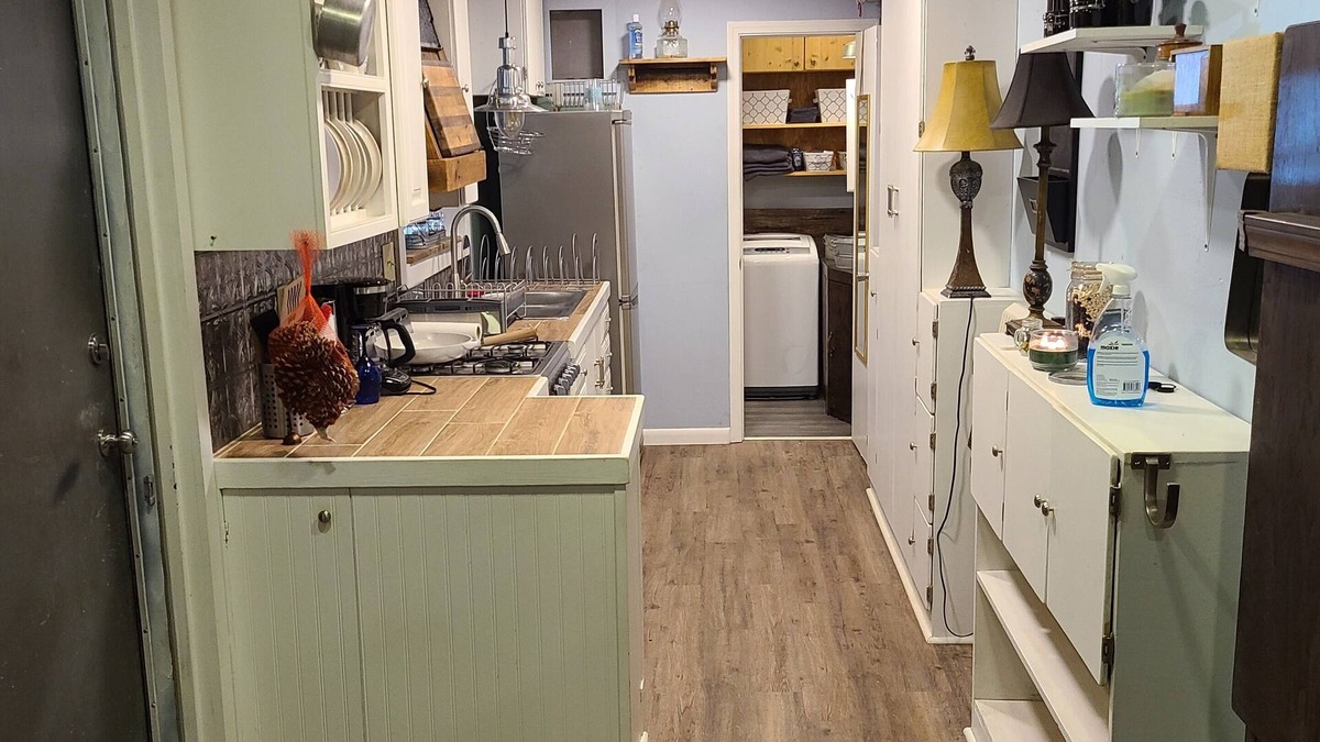 Millers Creek House | Escape to the NC Mountainside and stay in this unique Container home