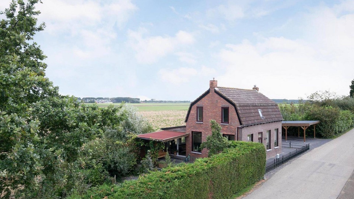 Municipality of Sluis House | Escape to the peaceful countryside of Biervliet and embrace the serene life in this charming holiday home.