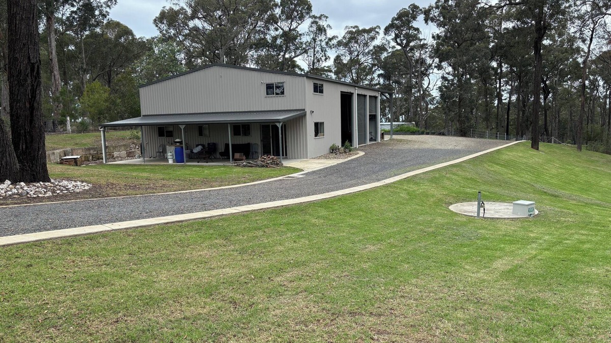 Bald Hills House | Escape to the relaxing Boobook Barn.